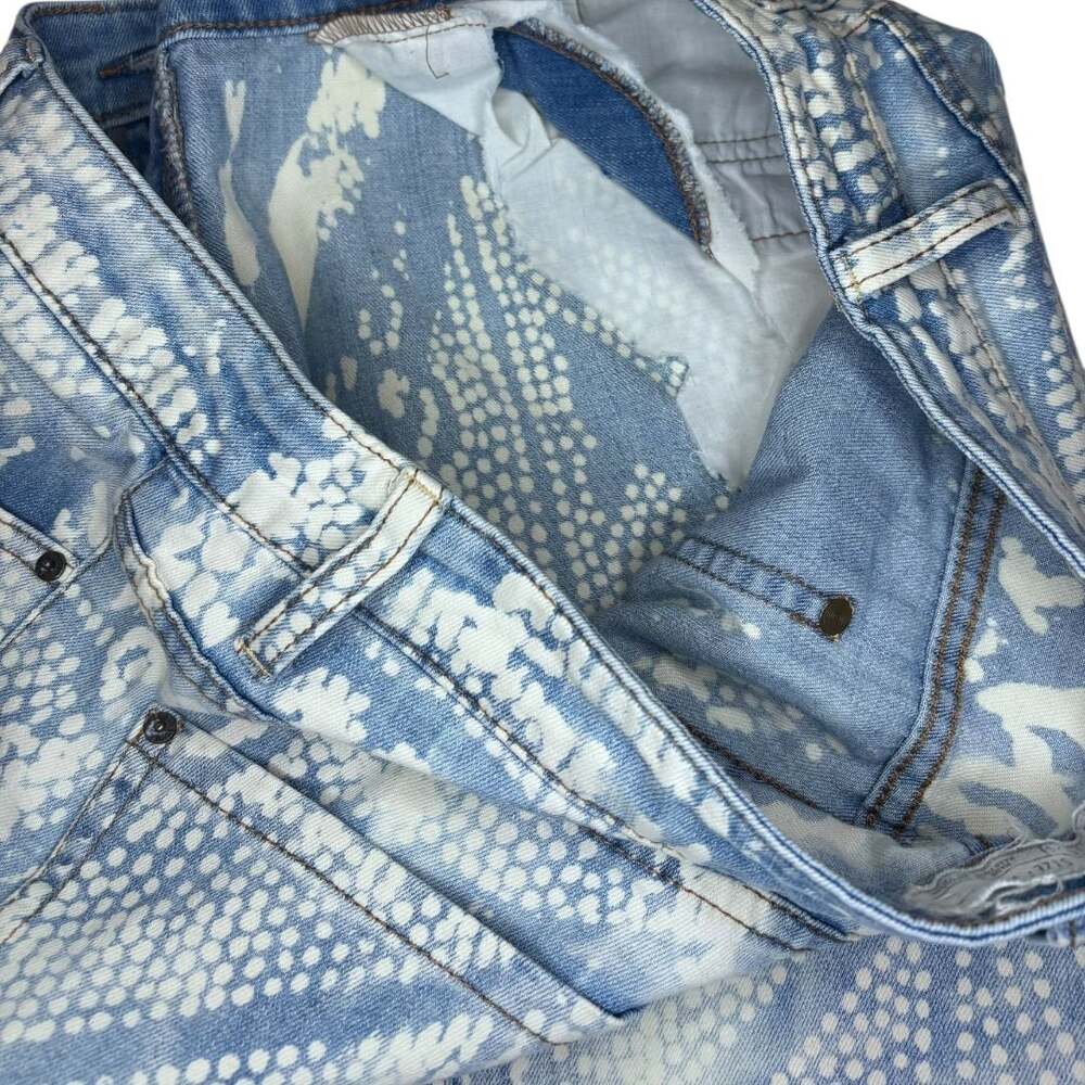 Free People Bali Discharge Pattern Flare Jeans Size 30 - Picture 7 of 7